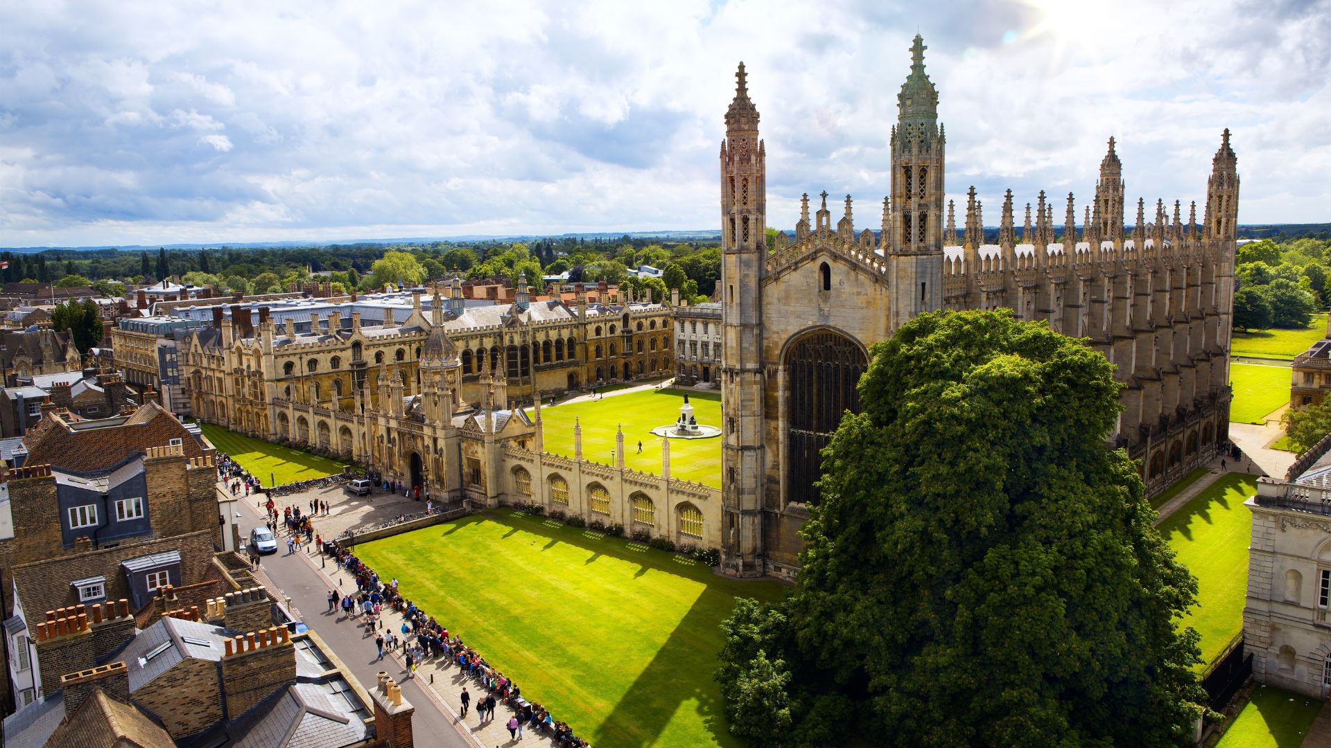 Panoramic view of Cambridge University and King's College Chapel, ideal for students looking to study in the UK