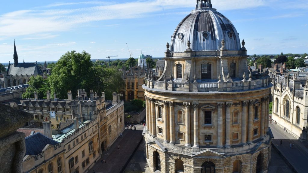 Explore the historic charm of Oxford in the United Kingdom with stunning images showcasing the city's breathtaking architecture and history
